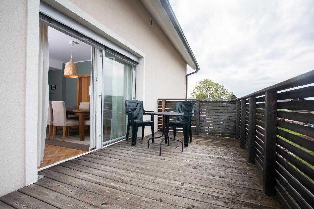 Apartment Rozalija Zirovnica Eksteriør bilde