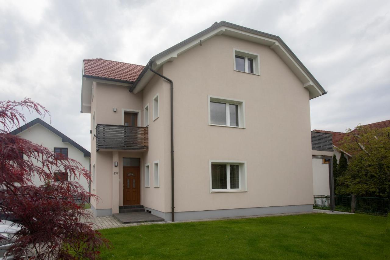 Apartment Rozalija Zirovnica Eksteriør bilde