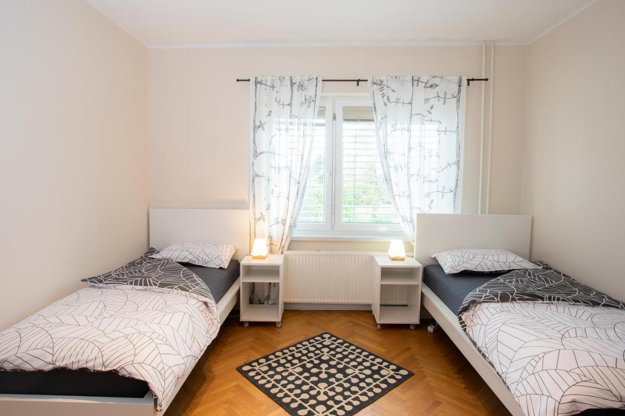 Apartment Rozalija Zirovnica Eksteriør bilde